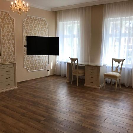 Hotel Saint Petersburg การ์โลวีวารี ภายนอก รูปภาพ