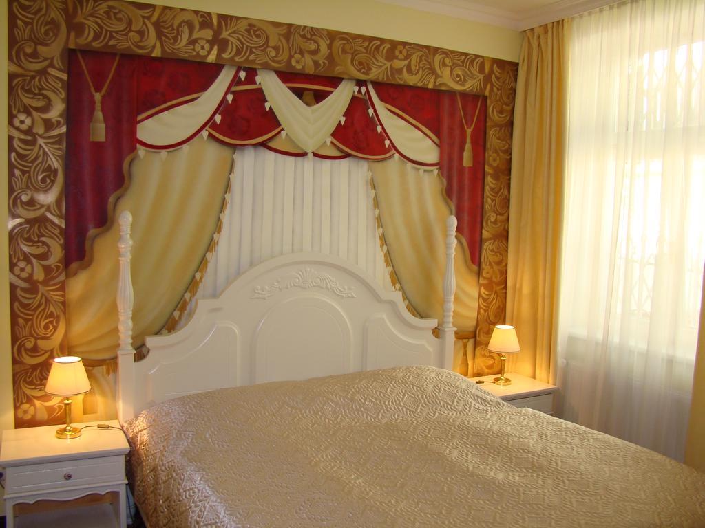 Hotel Saint Petersburg การ์โลวีวารี ภายนอก รูปภาพ